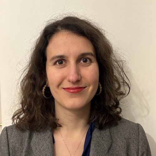 See her profile <i class="icon-fleche"></i>
